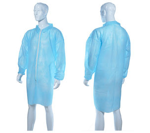 China Single Use Long Sleeve Static Free Lab Coats With Zipper PP+PE Coating Chemical Resistant supplier